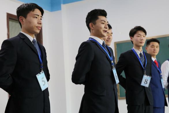 有种公务员叫选调生，部分高校大学生可以报考，考上或许是干部