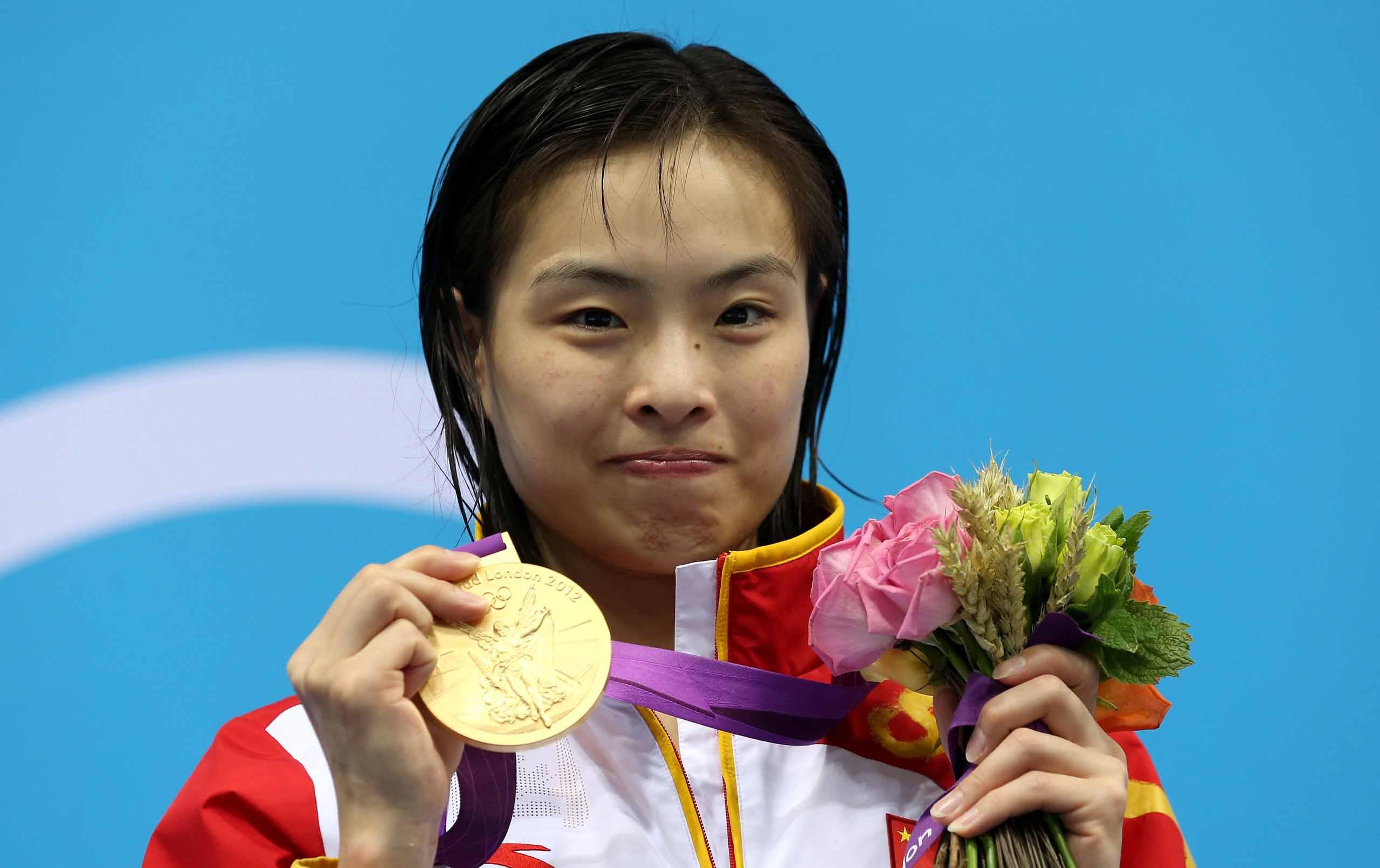 历史跳水女冠军(回顾中国历代"跳水女皇":伏明霞13岁夺冠,吴敏霞奥运