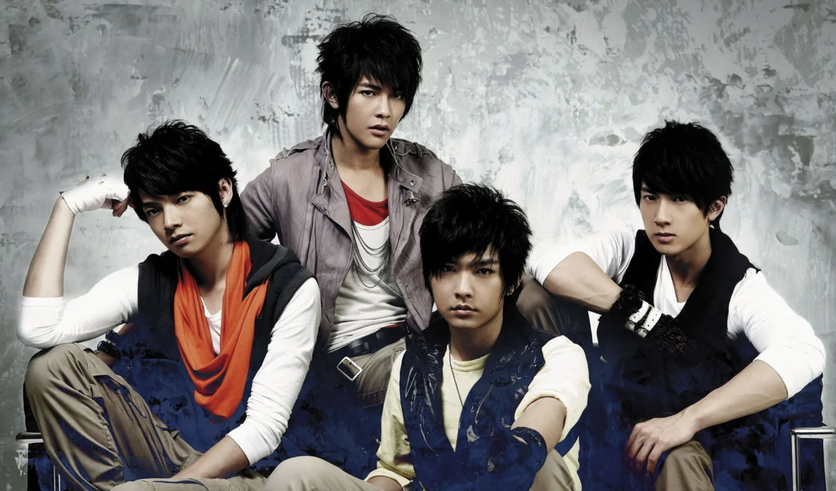 飞轮海三缺一！吴尊汪东城辰亦儒上海街头搞怪合影，炎亚纶未现身