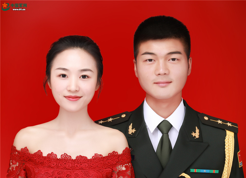 敬礼是左手还是右手 敬礼为什么用左手-徐拾记官网