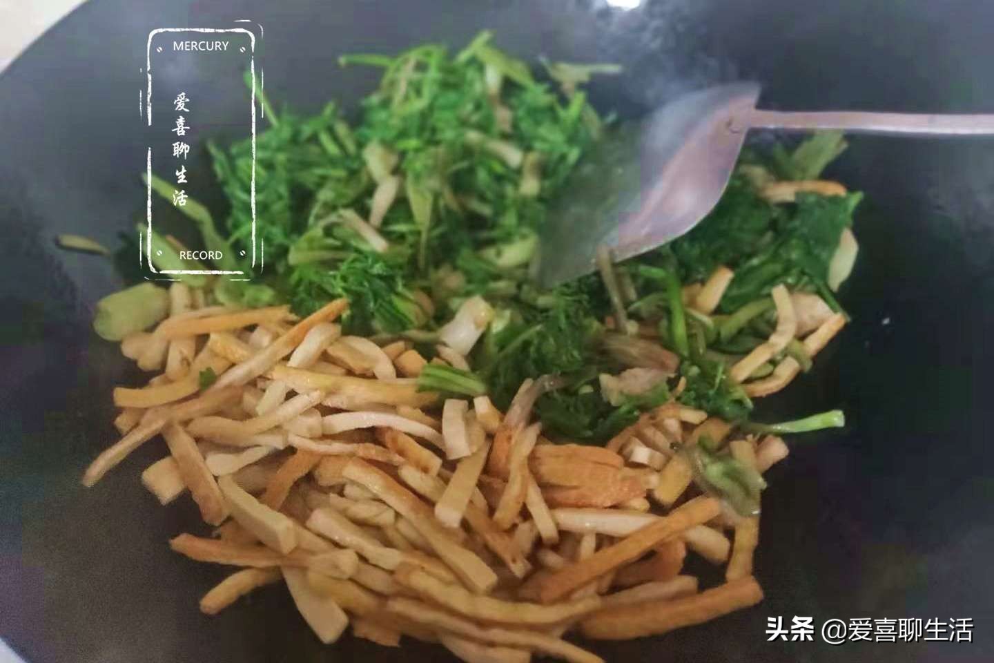 野芹菜怎么做好吃（12分钟教你制作好吃的豆干炒野芹菜）