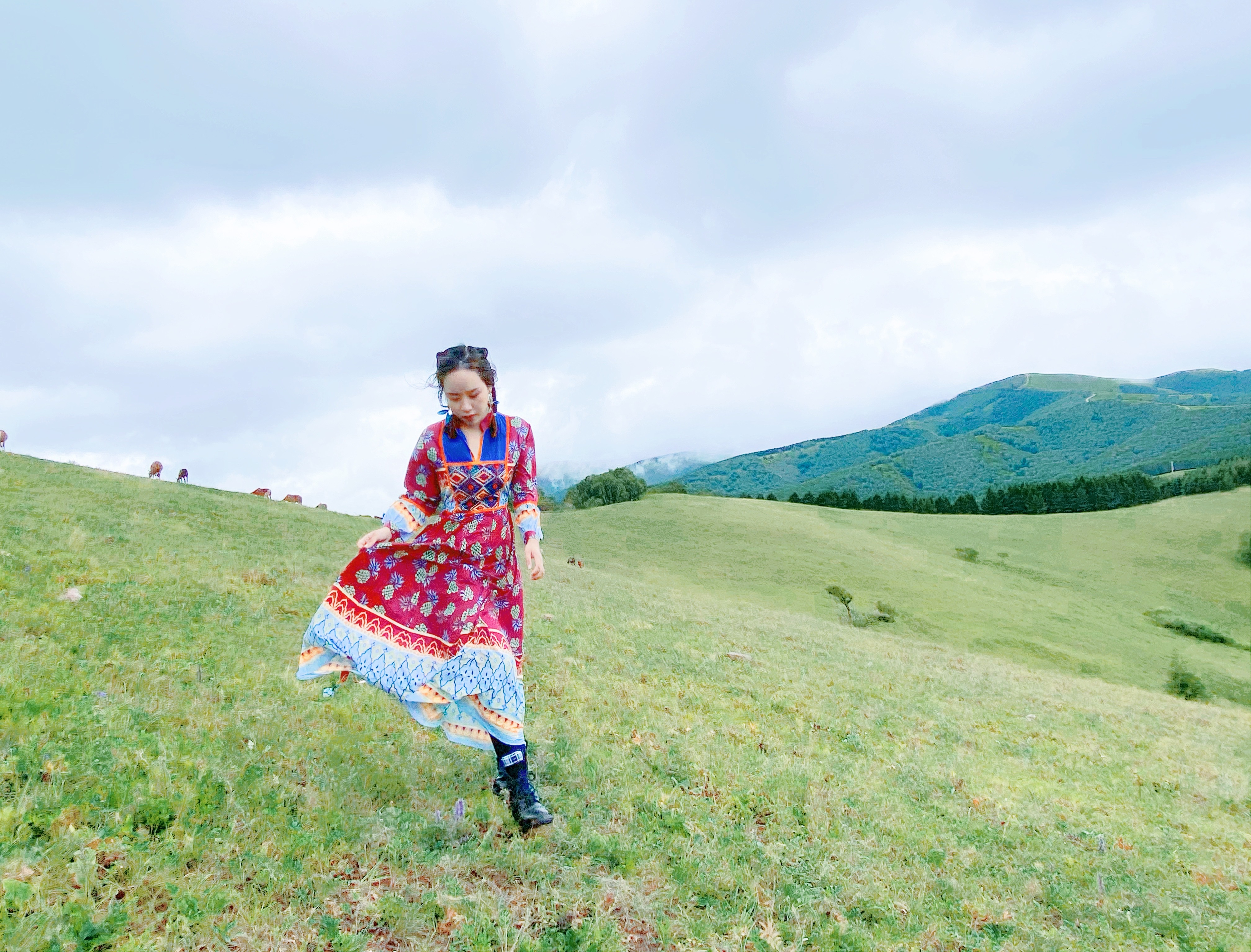 如果在地图上搜索"天路",那导航一定会给你带到张北草原天路去,那条路