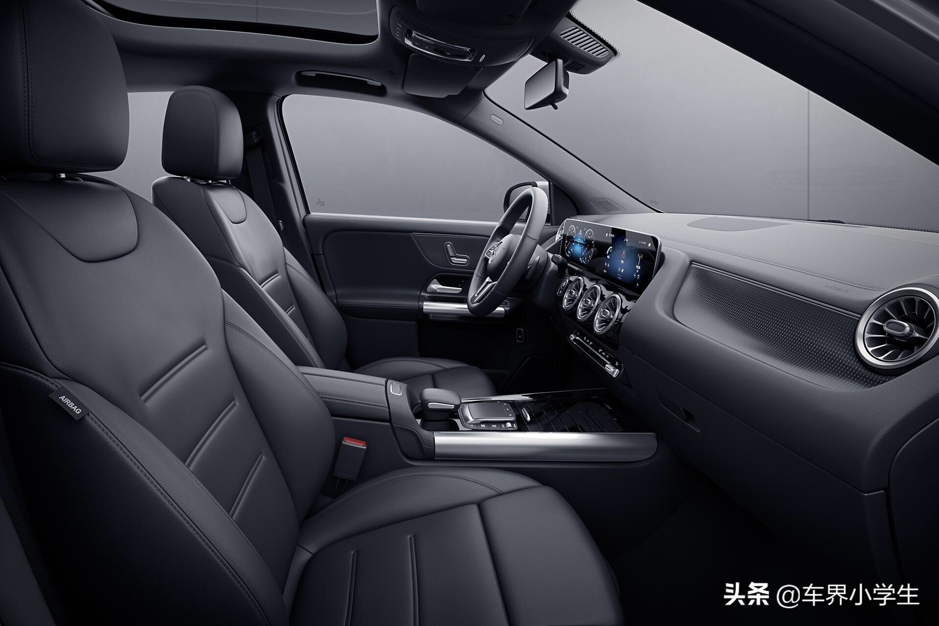 精致优雅的白领丽人专属座驾：奔驰GLA200 4MATIC