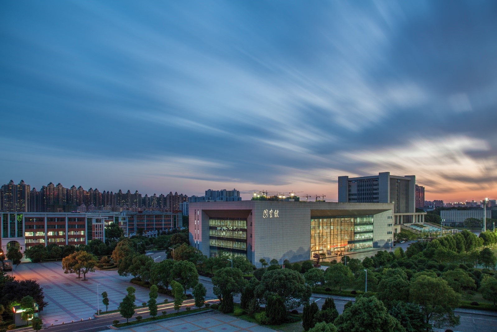 国家大学（配得上）