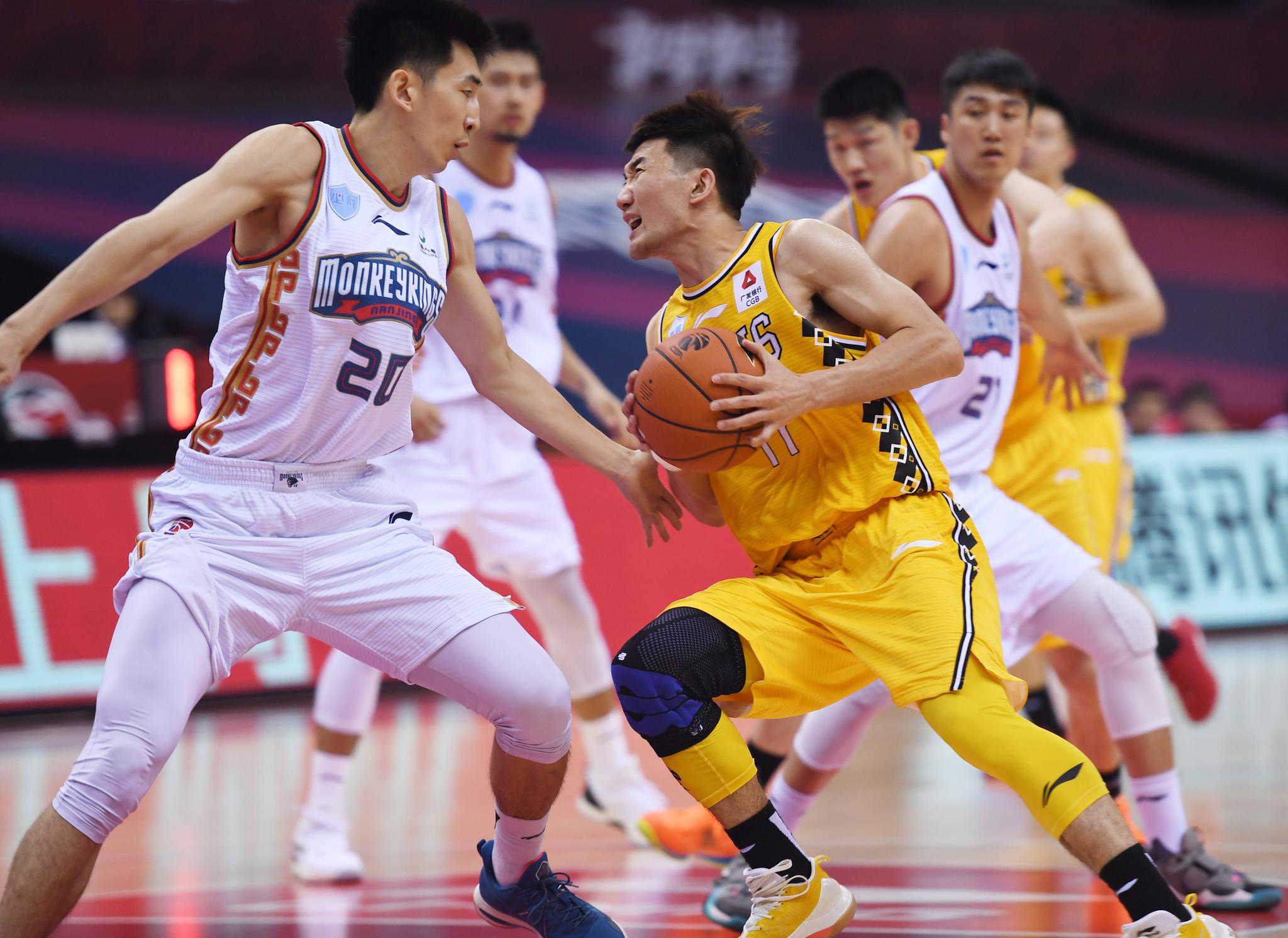 cba新秀没房都住哪里(深度分析，为什么CBA球员要集中住宿管理，而NBA不用？)