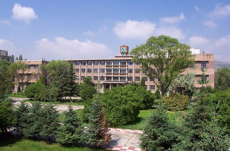 更容易上的211，刚过一本线就能录取，适合捡漏，你愿意去吗？