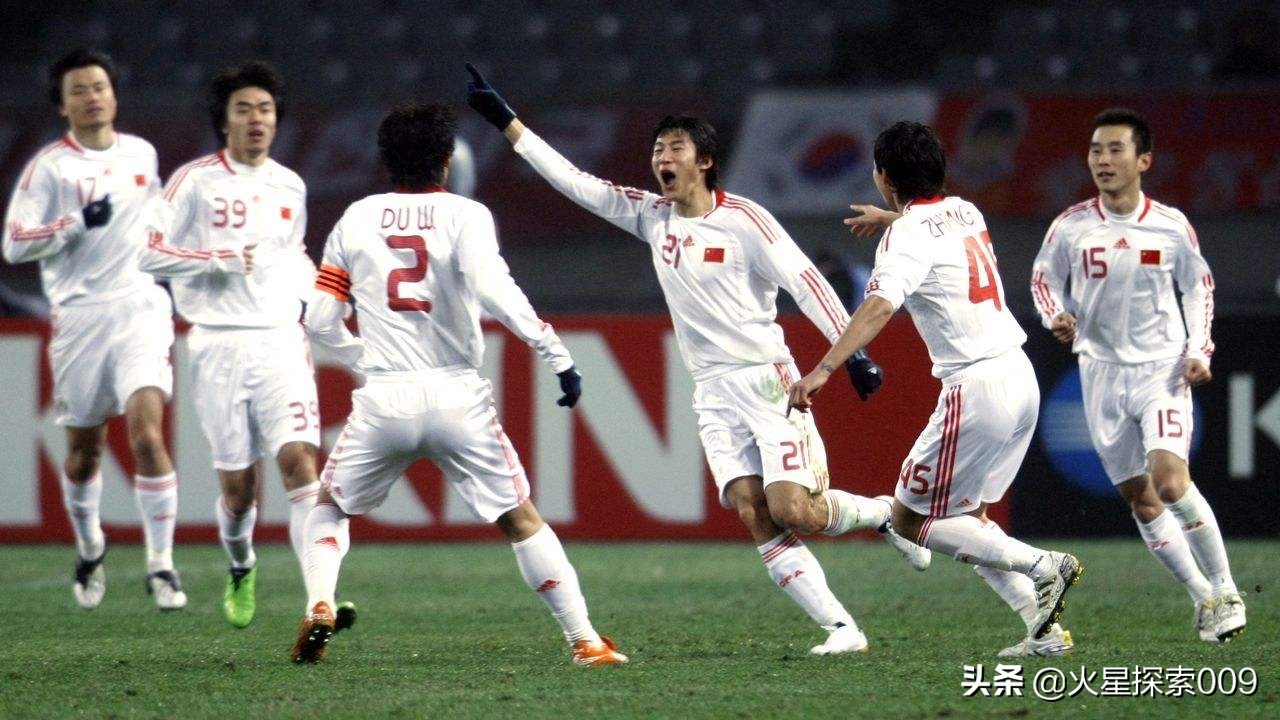 国足3-0韩国破32年不胜魔咒(历史上，中国男足赢过韩国几次？日本呢？)