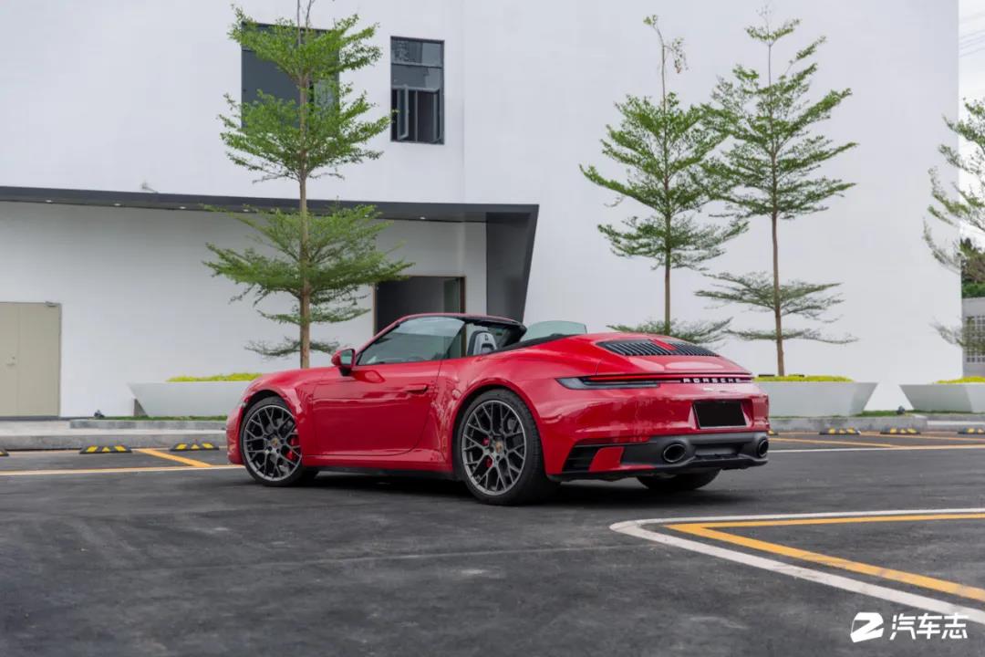 这194.75万元绝对物有所值！试驾保时捷911 Carrera 4S Cabriolet