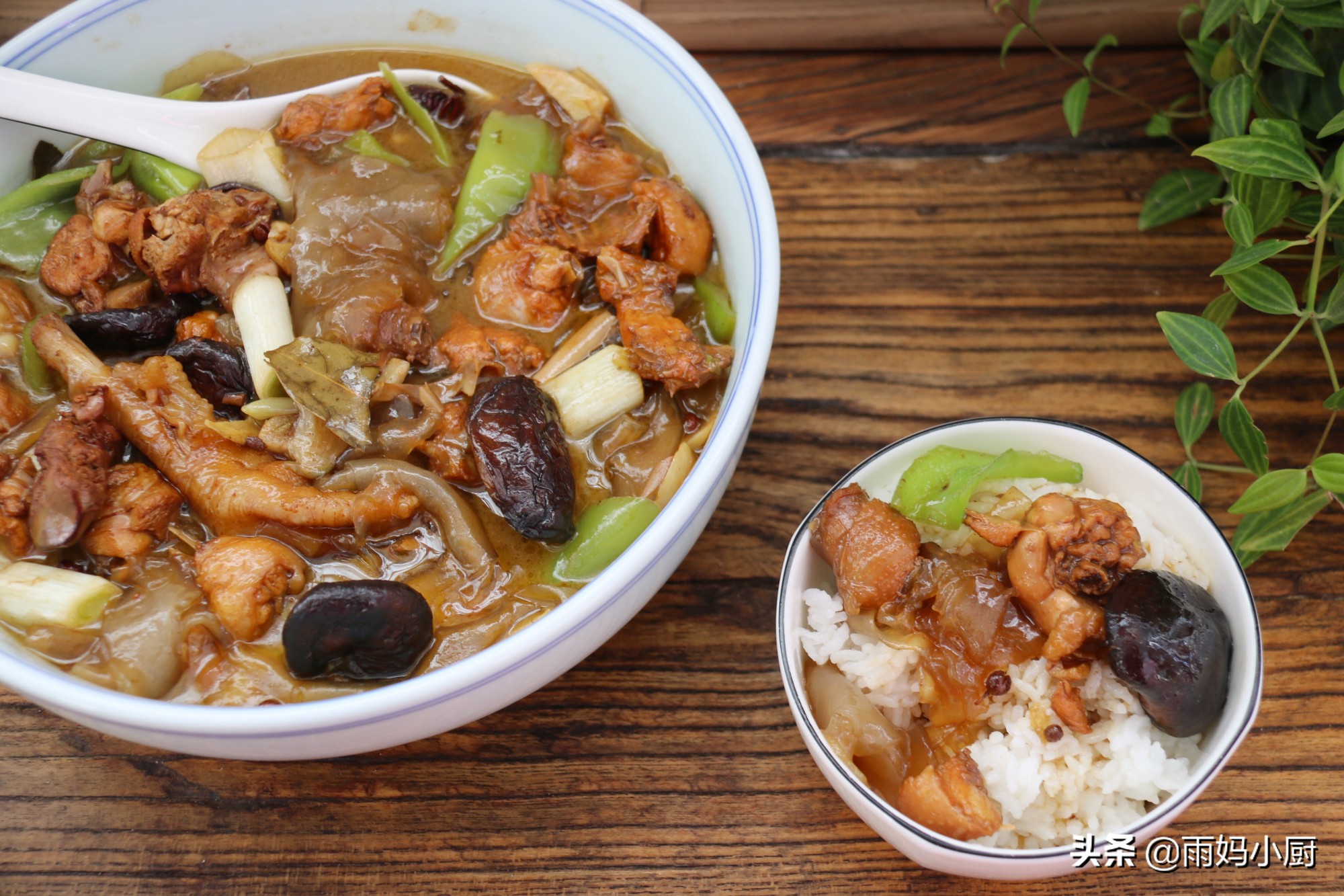 香菇粉皮炖鸡的做法(天冷晚餐就爱一锅炖,有菜有肉又下饭,营养美味