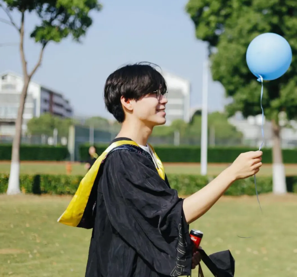 他是耶鲁高颜值学霸，每年斩获超3万美金奖学金，闪耀《最强大脑》舞台！