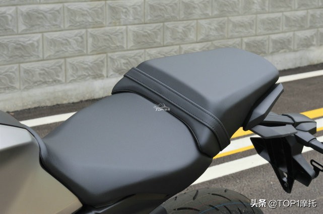 被价格掩盖了实力！本田CB300R骑行体验 完美的入门级街车