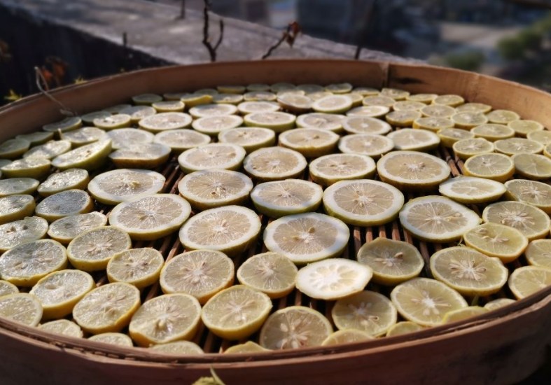 夏季水果丰富，适当多吃这4种，补充维C水分充足