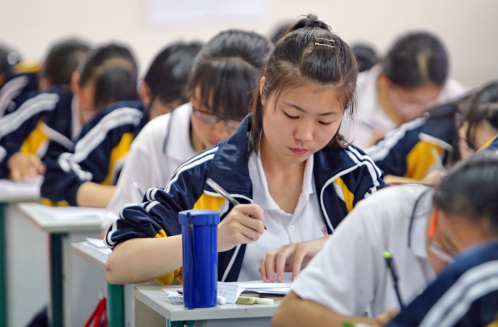 8省联刚刚结束，数学考试难哭各省考生，学生调侃“见世面来了”