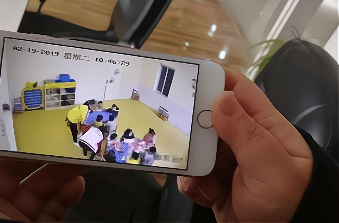 教育部传出新消息，部长发话中小学教室要安装监控，家长大力支持