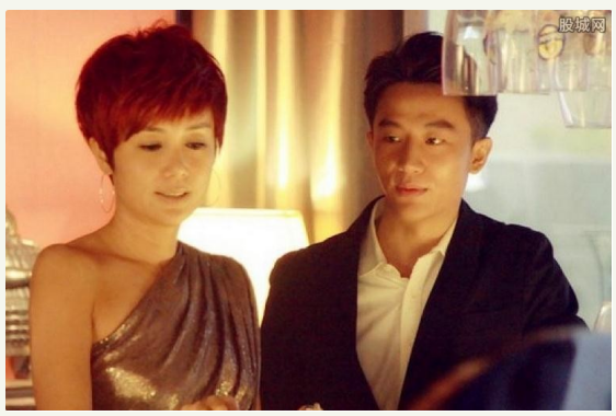 遭张艺谋忽悠，被传傍蒋雯丽上位，“狠人”黄轩的粉红成名史