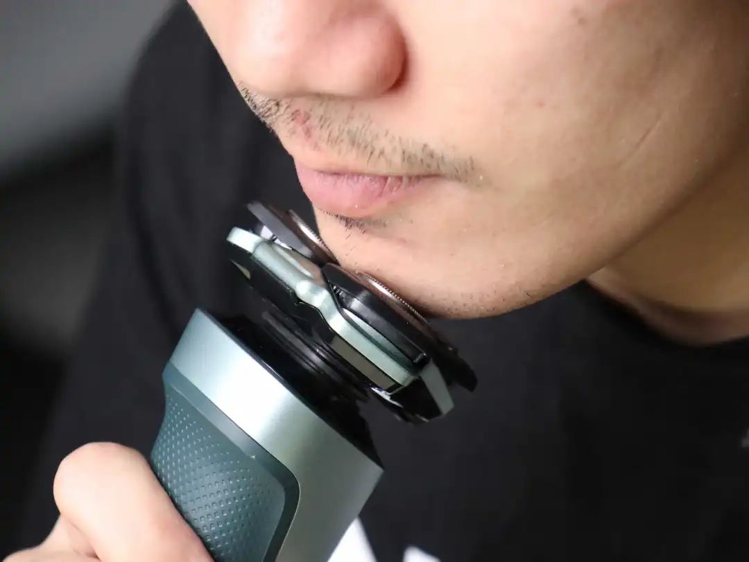 飞利浦「新5系」剃须刀，更像7系了