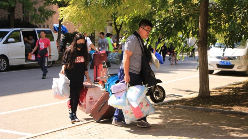 准大学生入学须知，通知书里的银行卡有大用处，一定要保管好