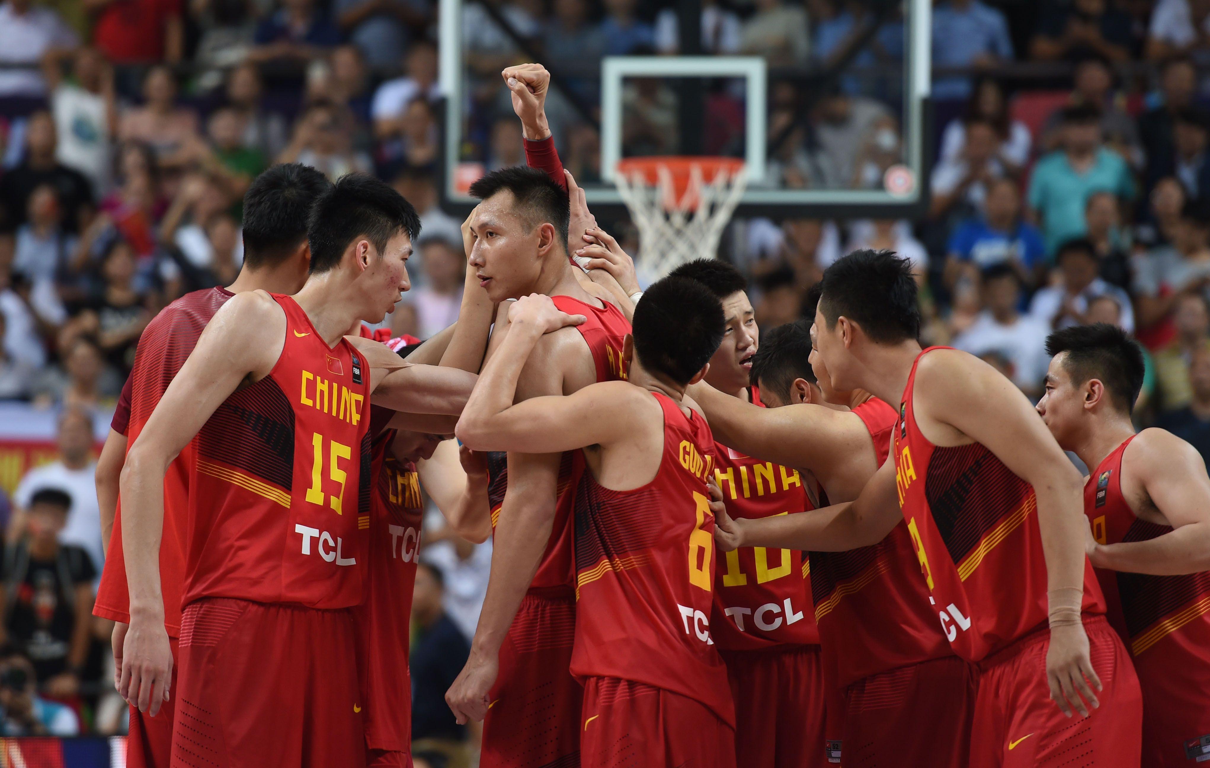 中国男篮邓华德(邓华德:13亿中国人,为什么找不出一个好控卫?