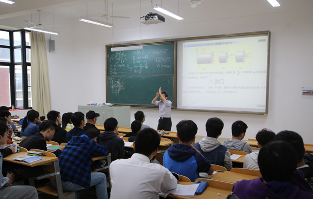 “大学”和“学院”有什么区别，哪个实力更强？学生报考需知晓