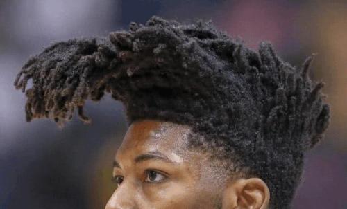 扎小辫的nba球星有哪些(NBA球员留过什么搞笑发型？书豪1次半瓶发胶，狂人双马尾cos哪吒)