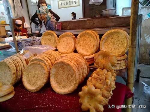 记录回民的生活、服饰与节日