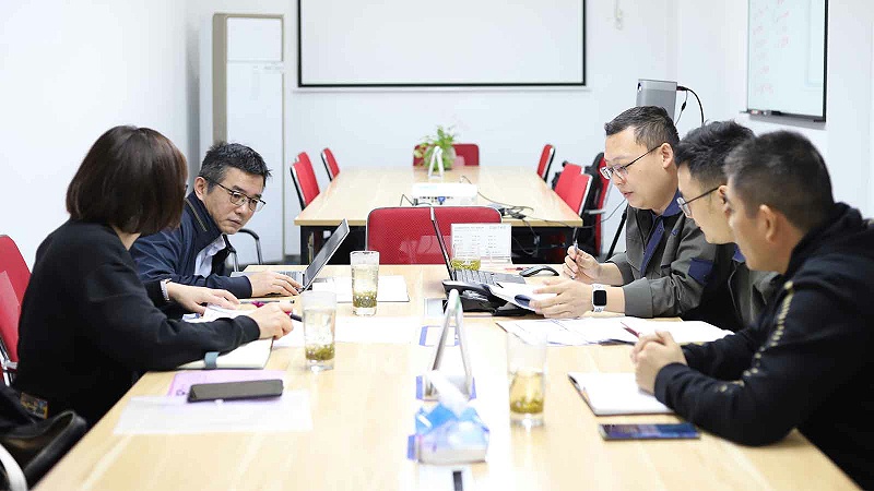 苏州爱信变速箱（AW）客户来亿莱瑞德参观拜访