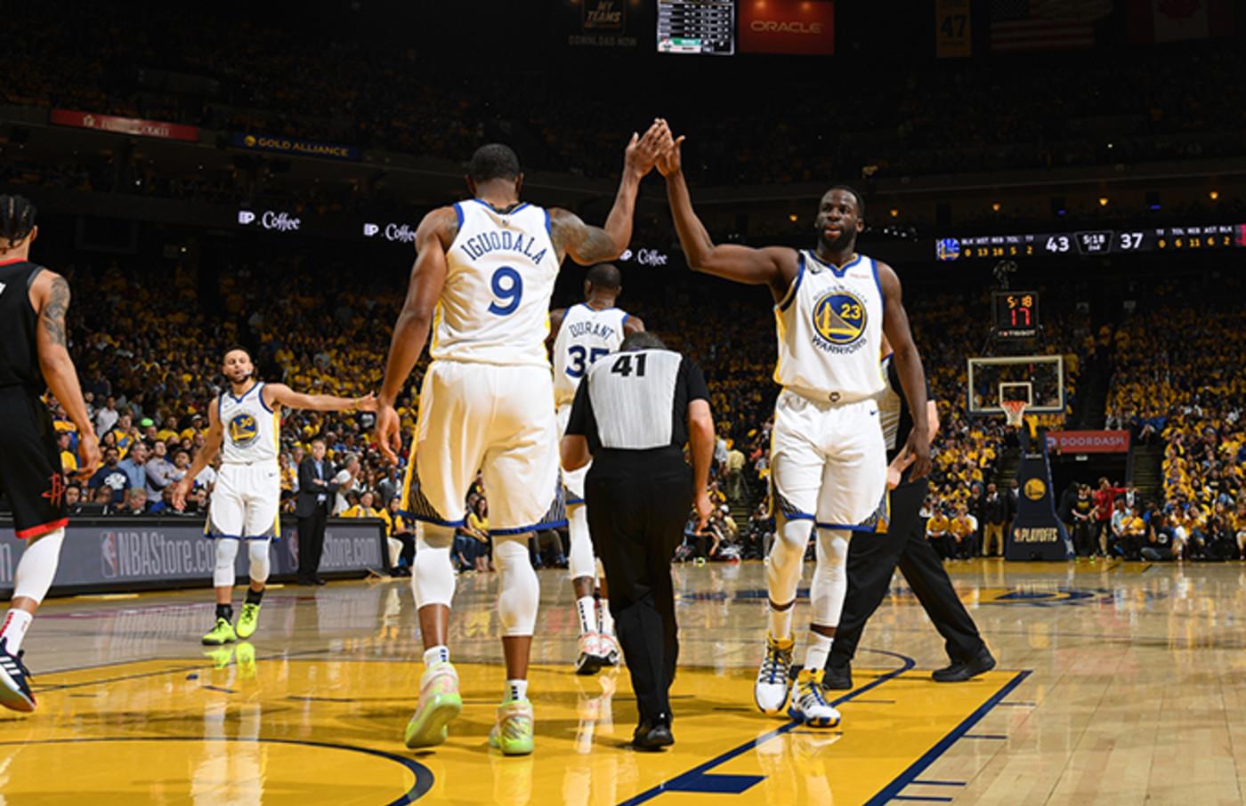 除了库里,汤普森,杜兰特三巨头之外,勇士队的追梦格林,伊戈达拉以及