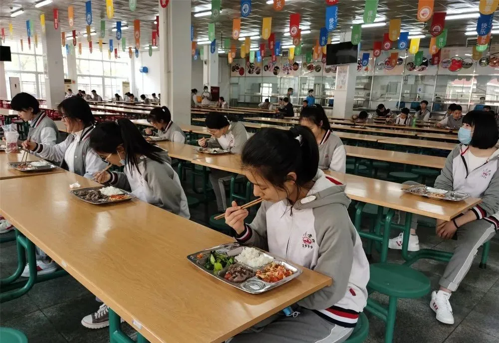 在新津为明学校，安全是一份24小时、365天不能停的责任