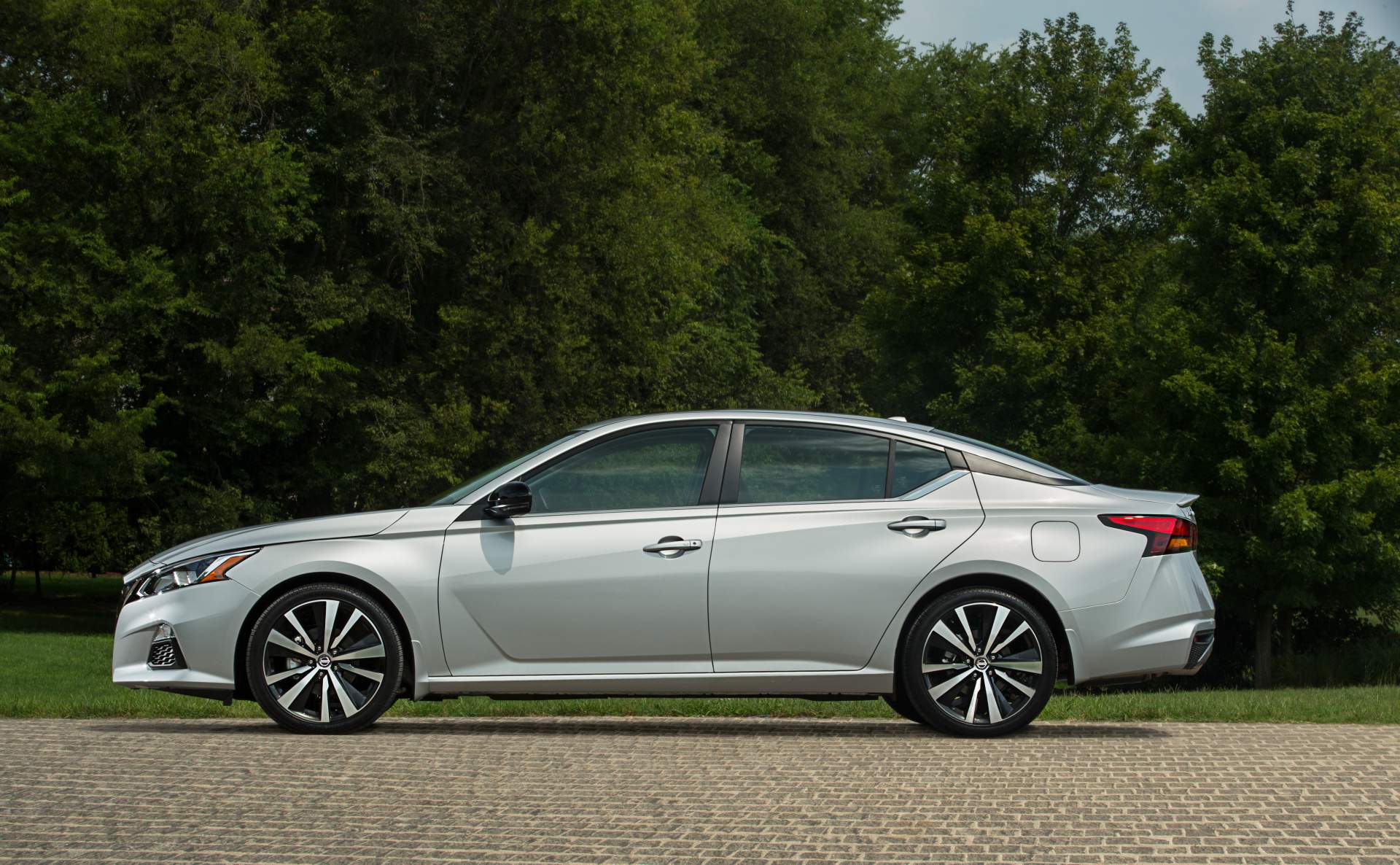 标配四轮驱动 加拿大版2019款日产天籁altima起价15.3万元