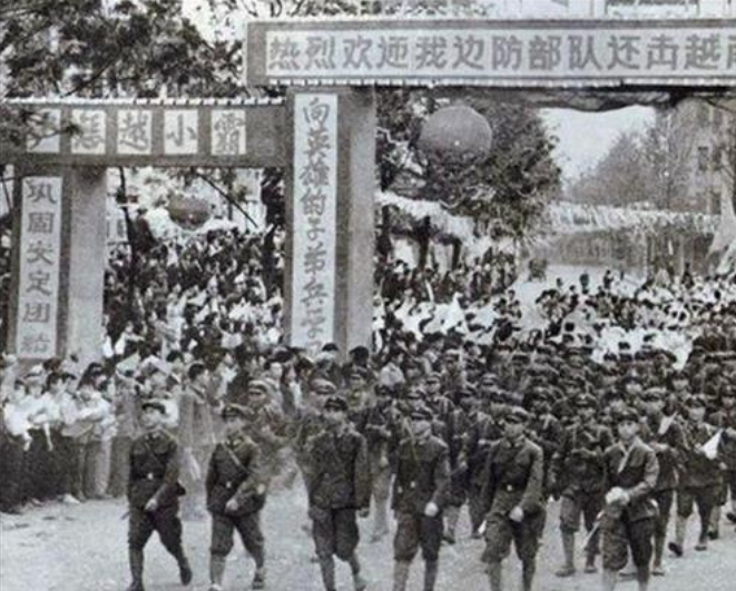 毛主席逝世后，叶剑英当即给全军下了命令：全军进入一级战备状态