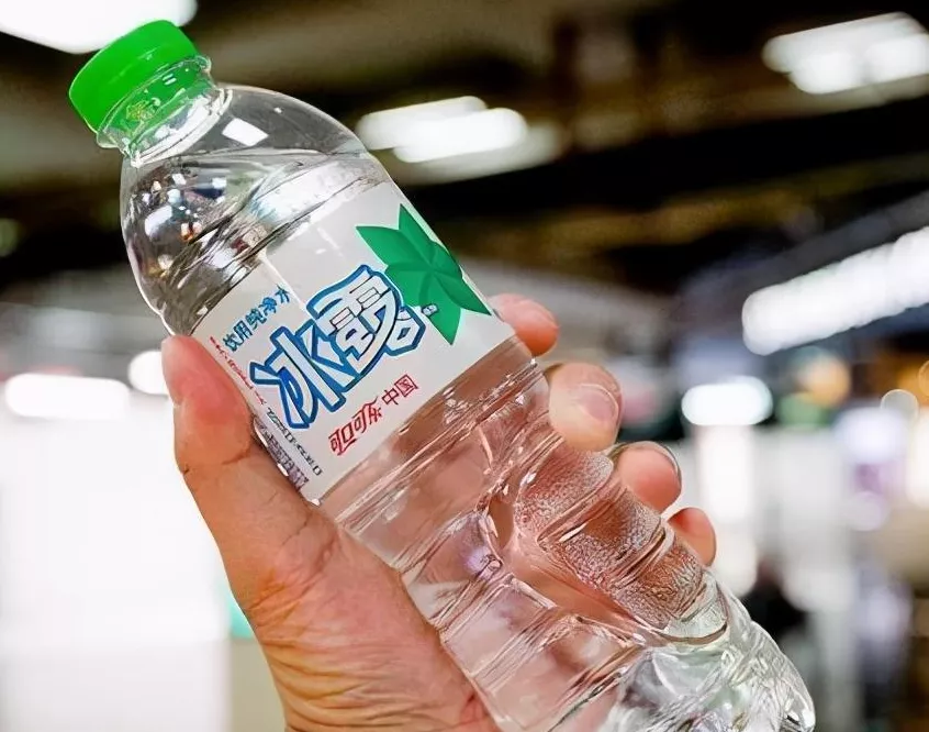 世界最贵矿泉水,最高一瓶68万,一口喝掉一个肾?