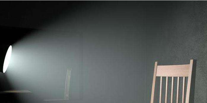 66岁老公安被查！下属在皇家一号关键人物落网后投案