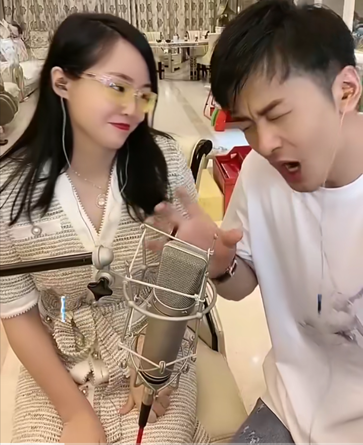 揭秘辛巴和初瑞雪豪横夫妻的“黑”历史