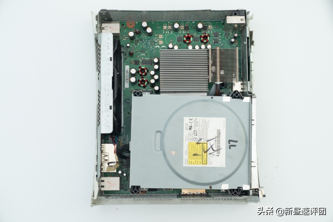 XBOX360拆解修复：我在厨房解决了万年诟病的三红问题