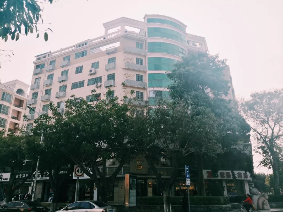 老破小一平10万+！我们走遍厦门18所名校，为你曝光最贵学区房！