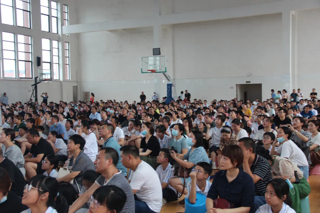 欢乐散学礼,平安暑假行——长江中学散学典礼圆满完成
