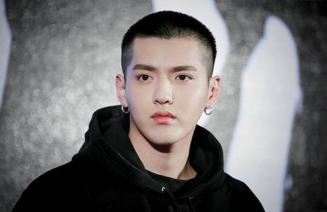 中国传媒大学都同学胜，吴亦凡败，在读高中生、大学生悟出了什么