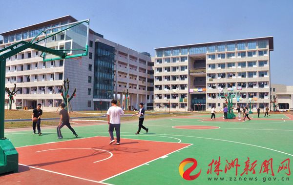 株洲市工业中等专业学校整体搬入职教园新校区 漂亮高端大气