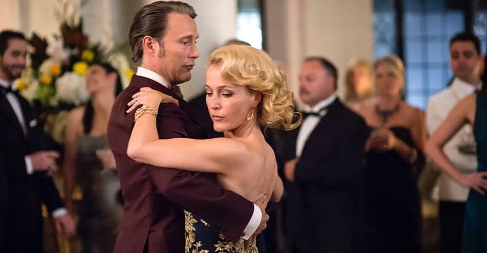 好莱坞“性教育”女星想穿胸罩？ “谁爱穿，我不做！”