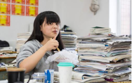 禁止公办高中招收复读生，毛坦厂招生简章引争议，学费令人咋舌