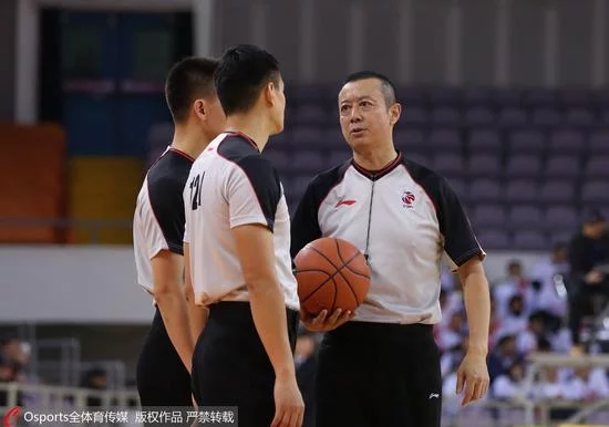 nba球员为什么打裁判少(为什么CBA裁判的水平很低)