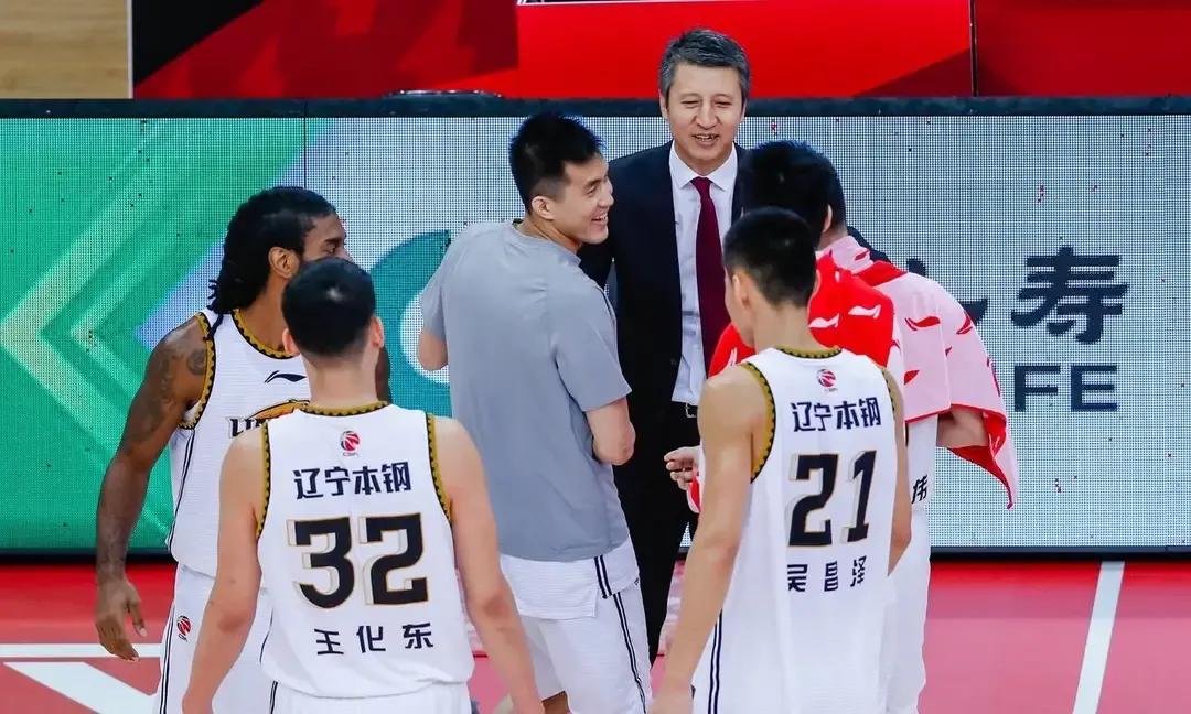 凤铝为什么进入不了cba（郭士强醒醒，辽宁杨鸣不可能帮助广州进季后赛，北控因在北京获利）