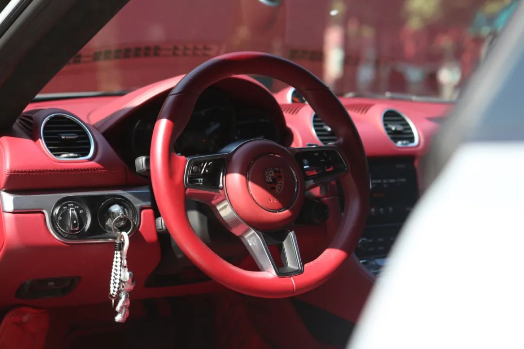 最被低估的“入门”跑车---保时捷718 Cayman