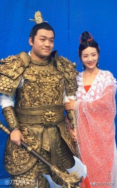 《家有儿女》12位小演员，有人没戏拍、有人红得发紫，对比太唏嘘