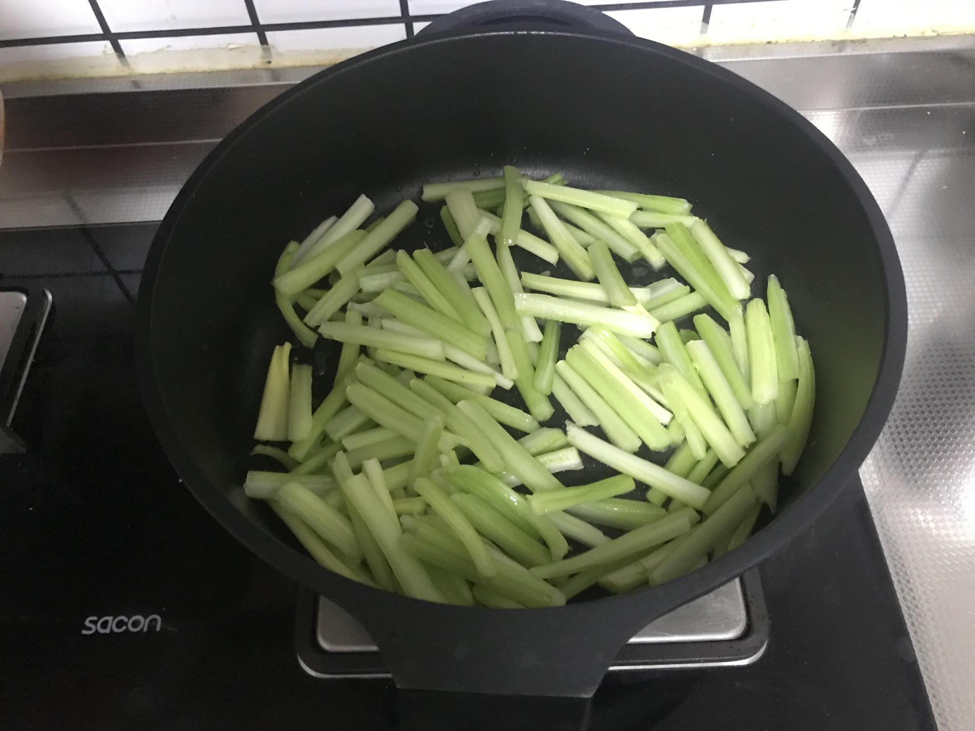 图片[5]-【开胃芹菜】做法步骤图 鲜嫩又低脂 人人吃得起-起舞食谱网
