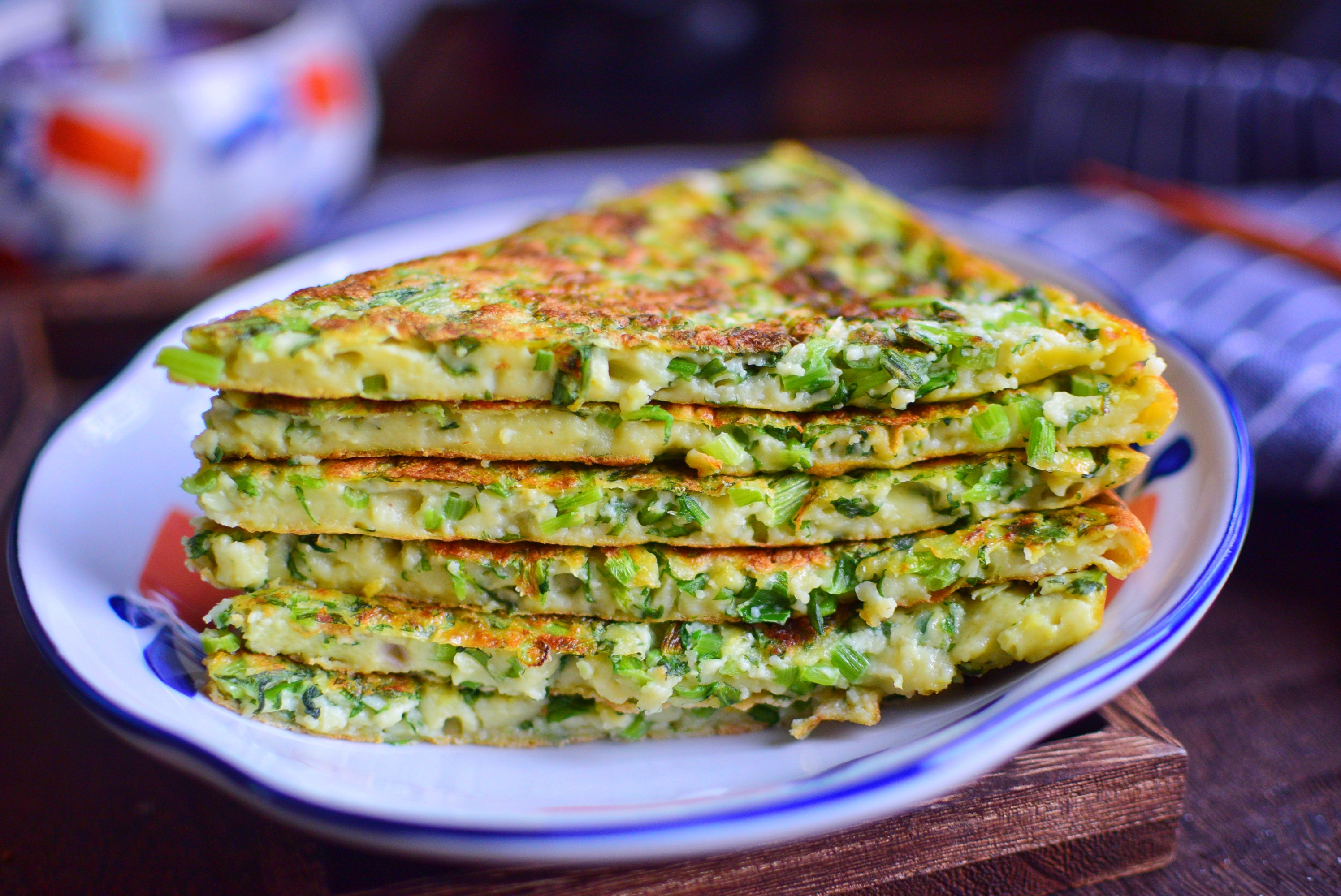 【茼蒿鸡蛋饼】做法步骤图 简单易做又美味过瘾 怎-起舞食谱网