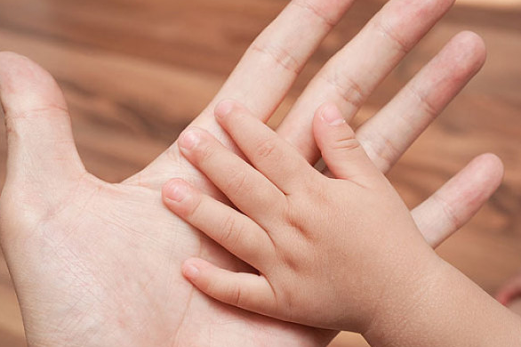 宝宝手上经常"长倒刺"怎么办?多半是这3个原因,家长要注意