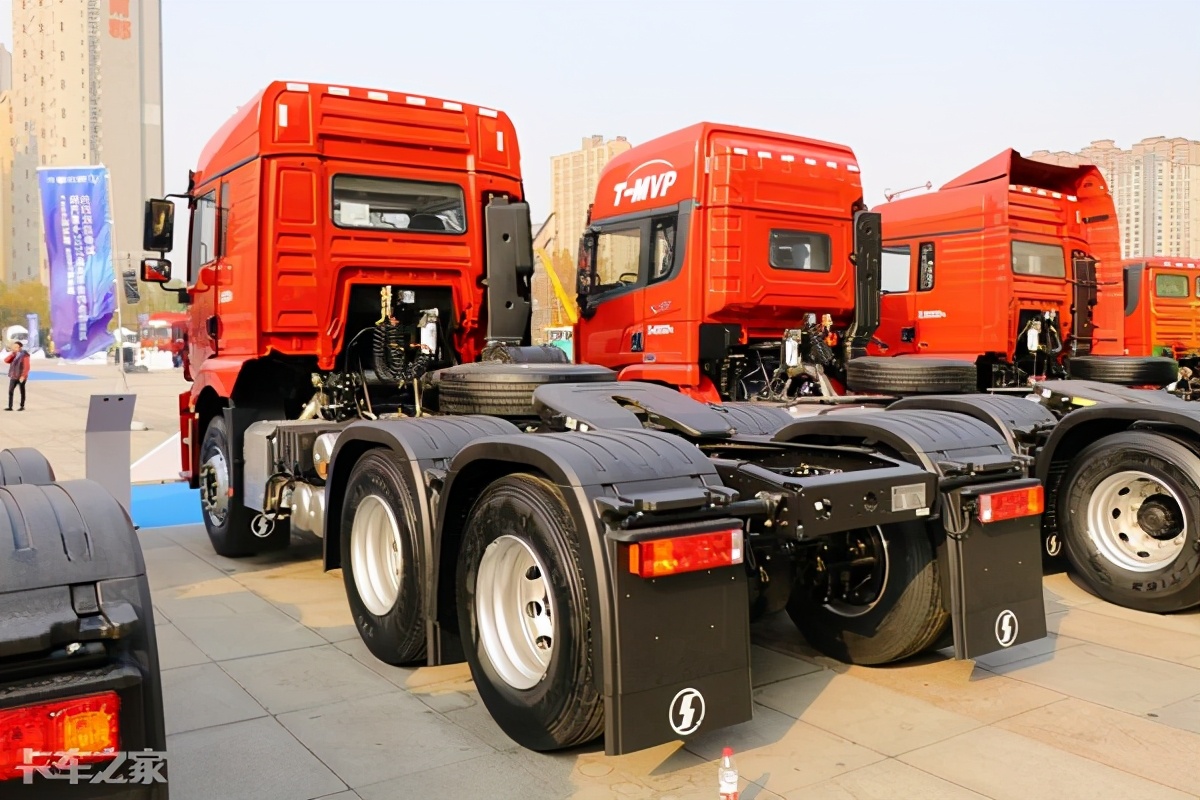 430马力轻量化版,陕汽德龙新m3000报价33万