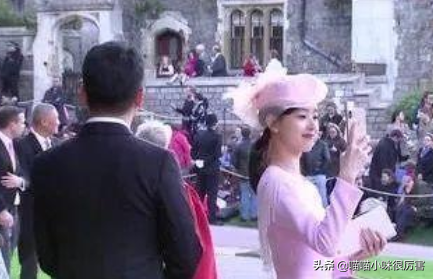 刘强东事件3年后，28岁奶茶妹妹章泽天的聪明让人刮目相看