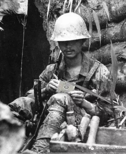 画上的人名叫史光柱,老山作战中解放军"硬骨头排"排长.